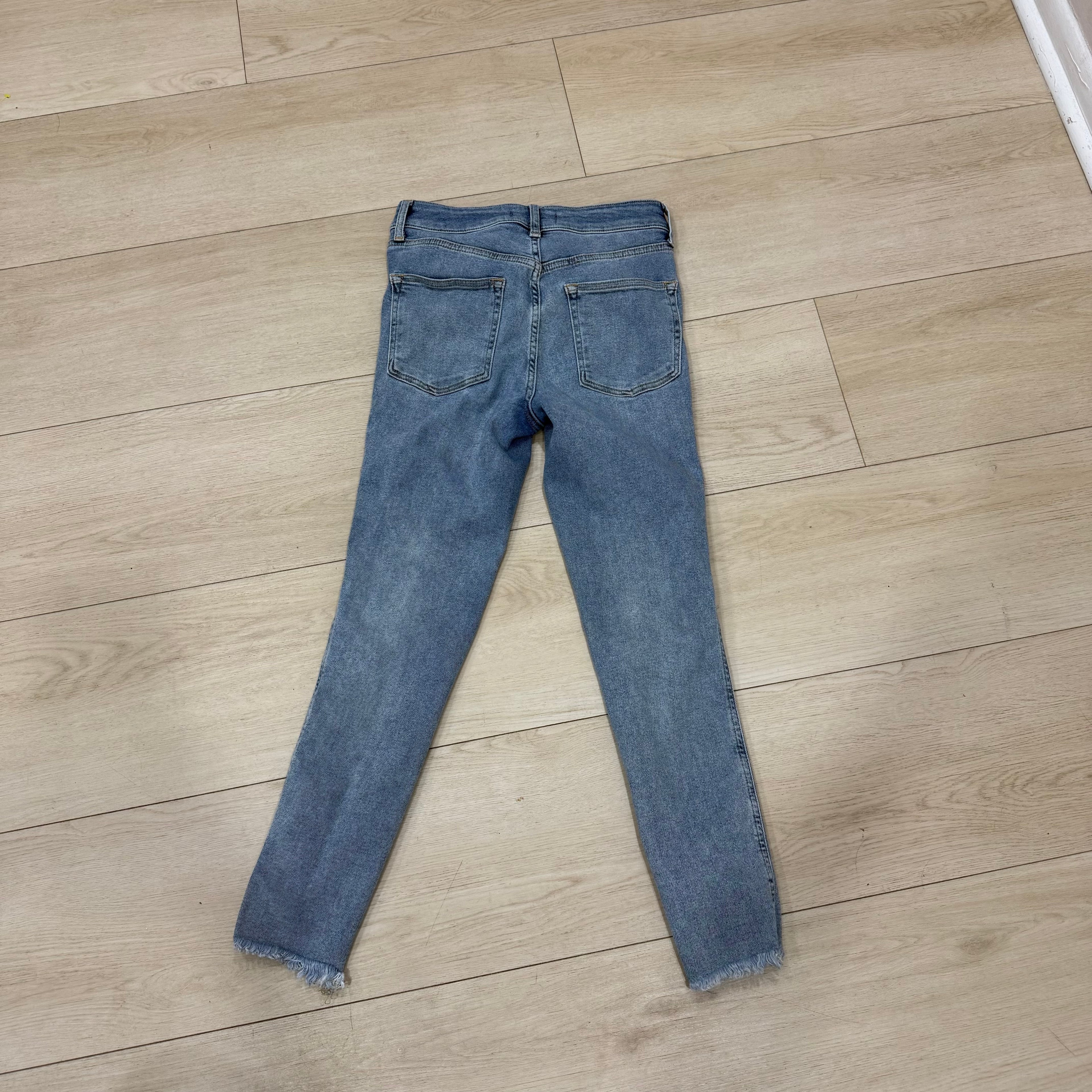 We The Free Distressed Skinny Jeans – Light Wash – Size 29